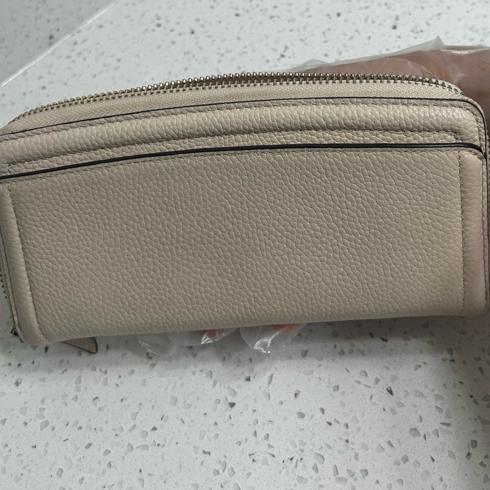Kate Spade Hand Wallet - Picture 8 of 9